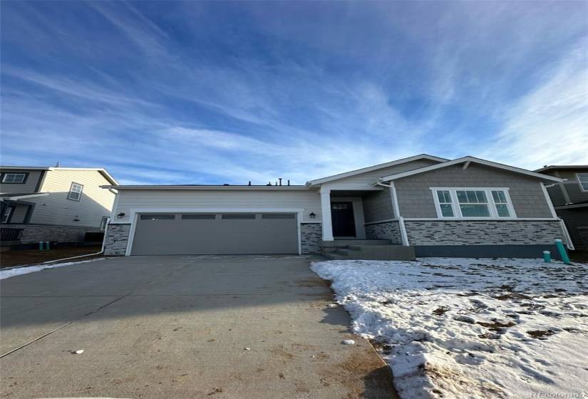 27616 E Byers Place, Aurora, Colorado 80018 - 4 Bedrooms, 2 Bathrooms, 1,740 Sqft Home For Sale - Harmony - Price $564,950 - MLS 8591950