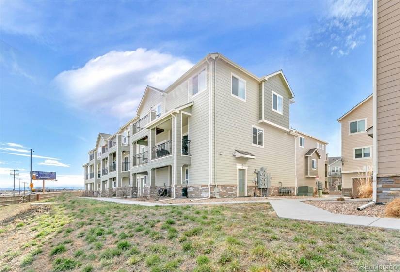 11250 Florence Street, Commerce City, Colorado 80640 - 2 Bedrooms, 4 Bathrooms, 1,588 Sqft Home For Sale - The Lakes At Dunes Park Condo - Price $389,500 - MLS 5421386